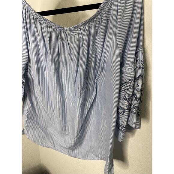 St. John’s Bay Blue White Striped Top sz Medium Off Shoulder Flare Sleeve Blouse - Picture 5 of 5